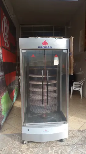 Máquina de assar frango semi nova