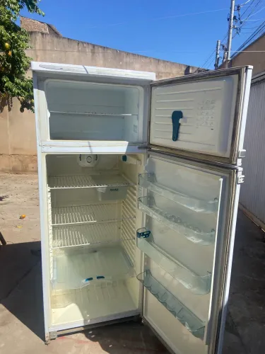 Geladeira com Defeito - Para reposição de peças