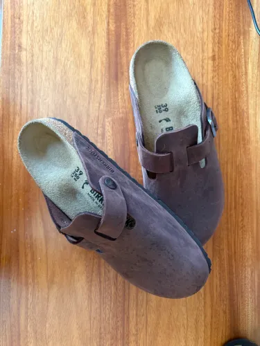 Birkenstock fechada nunca usada