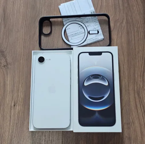 iPhone 16e 256GB NOVO Na garantia Apple , nota fiscal e tudo dele! Aceito troca por outro!