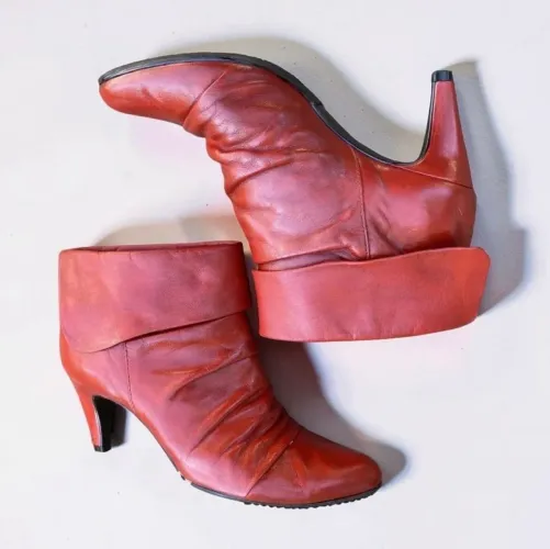bota feminina de couro legítimo cor vermelha tamanho 34