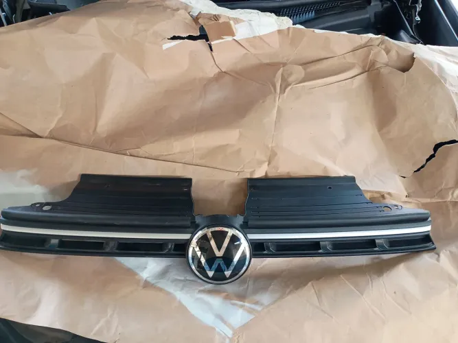 Grade dianteira Volkswagen Tera