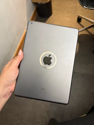 Vendo IPAD 9 64gb cinza ? acompanha capinha e pelicula