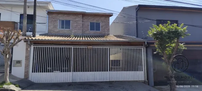 Casa com 5 quartos e espaço gourmet no Wanel Ville V