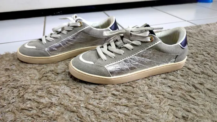 Tênis Cinza Camurça Sola Baixa Prata 36