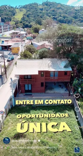 Linda casa no Ribeirão da ilha, ótima localização!