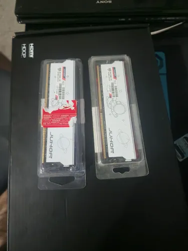 Vende-se Memoria Ram DDR4 JUHOR 32GB 2×16GB semi novas usadas poucas vezes para teste