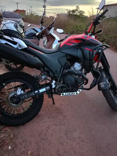 Lander 250, aceito troca em carro e pago a diferença com negociação