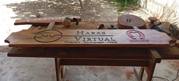 Placas entalhadas brasões de família tábuas de churrasco fachada e muito mais