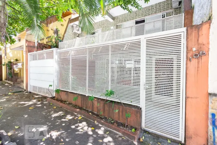 Casa à Venda - Vila Pompéia, 3 Quartos, 400 m2