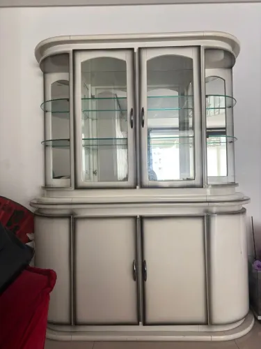 Cristaleira toda em laka