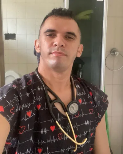 CUIDADOR FORMAL DISPONÍVEL