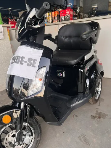 Moto elétrica triciclo
