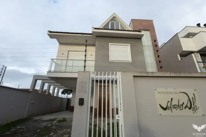 Sobrado em SANTA FELICIDADE com 152m²