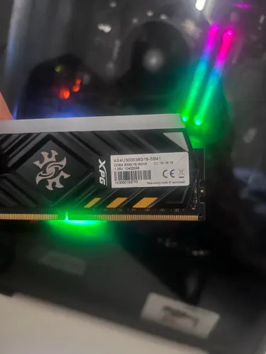 Memória RAM XPG 8GB DDR4 3000Mhz