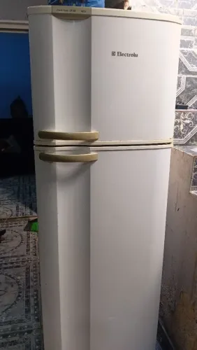 Vendo Geladeira 