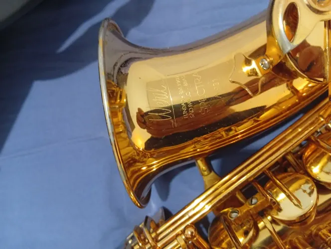 Saxofone alto weril + boquilha Claude Lakey + case