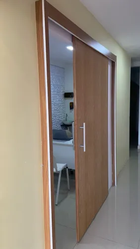 Porta de Correr Completa em Madeira - 1,10 x 2,12 m