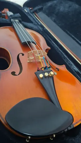 Violino Plander 4/4 + estojo meia lua Kloss