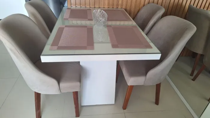 Mesa de 4 cadeiras 1,20m por 80cm