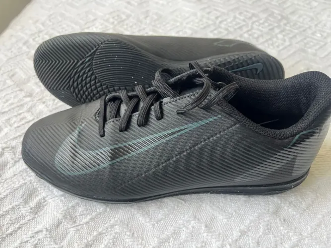 Chuteira nike, nova, tamanho 40