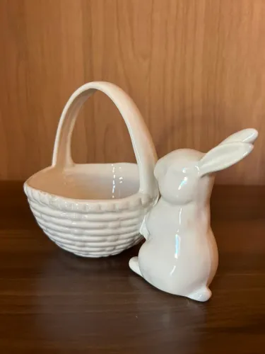 Cesta de Páscoa em cerâmica 