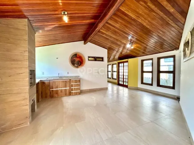 Casa com 4 quartos em Rio Claro.