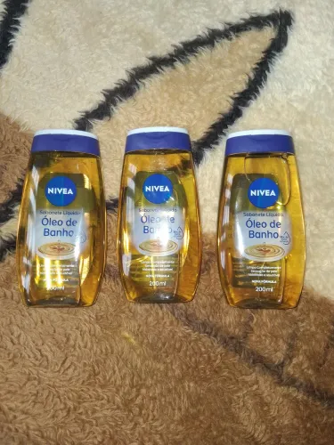 Kit óleo de banho nivea.