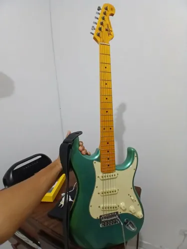 Kit Completo Stratocaster + Mini Amplificador(COMPLETO)
