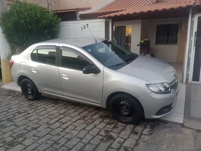Renault Logan Expression Hi-flex 1.6 8V 4P 2015