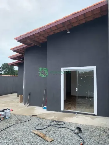 CASA EM ITANHAÉM BOA E BARATA.