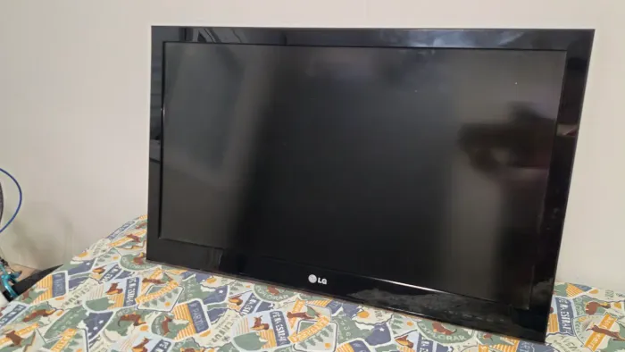 TV LED 32P LG para retirada de peças