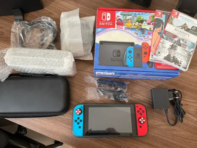Nintendo Switch V2 - Apenas 2 Meses de Uso