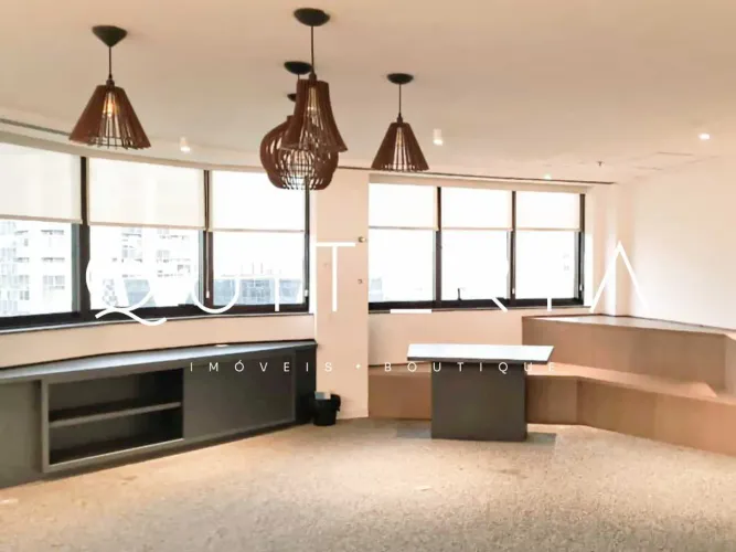 Conjunto de Salas para locação com 348 m²