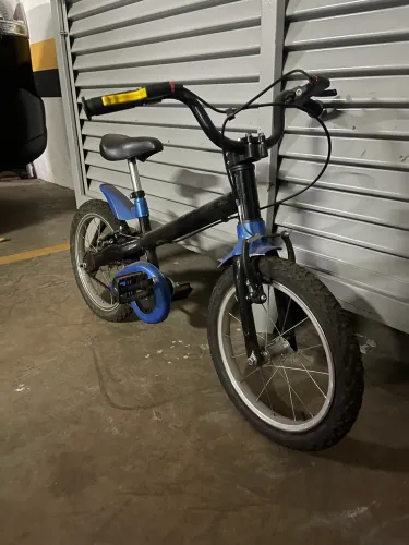 Bicicleta aro 16 - acompanha rodinha