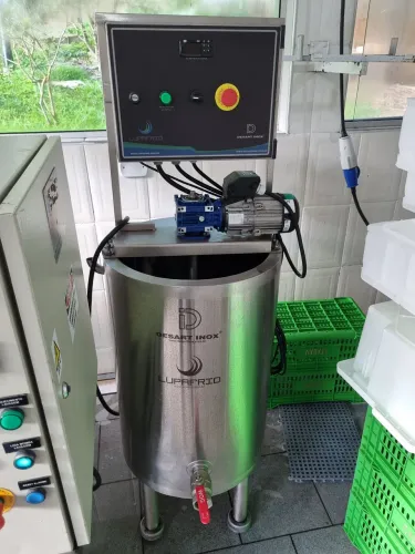 Derretedor de chocolate com capacidade  para 100 kg