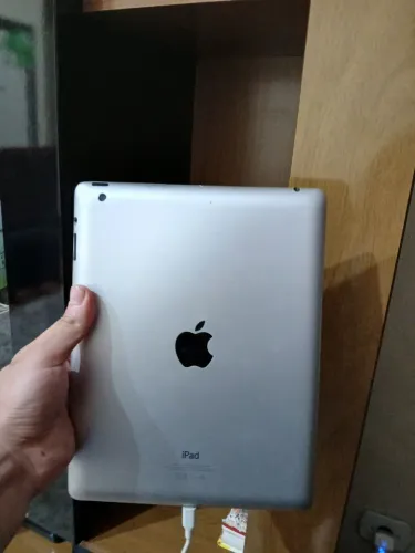 Apple iPad 4 seminovo