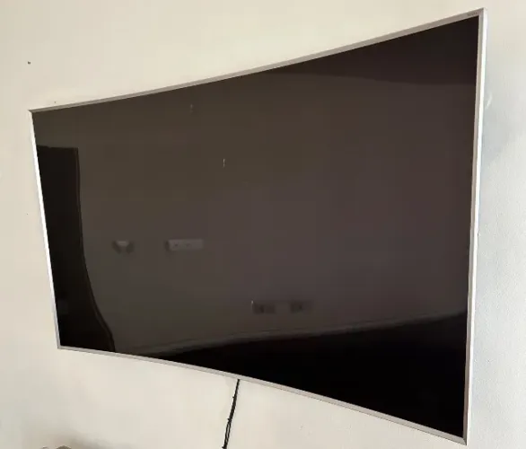 TV Samsung 78 polegadas SUHD tela curva