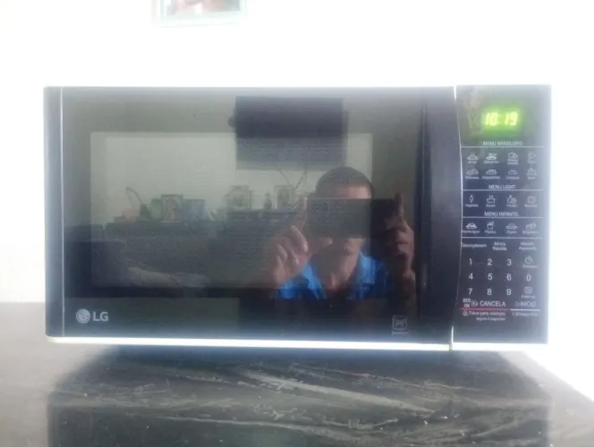 Vendo microondas Panasonic 30 litros com garantia de 3 mes4s
