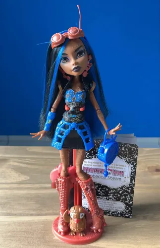 Robecca Steam Básica Monster High