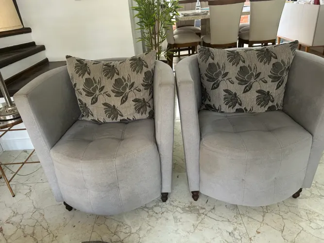Lindas poltronas suede