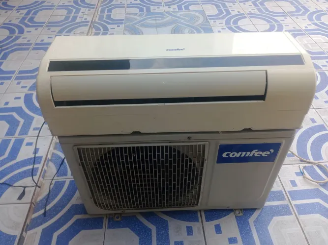 Vendo Ar condicionado Split 9000 BTUs, marca Confee'