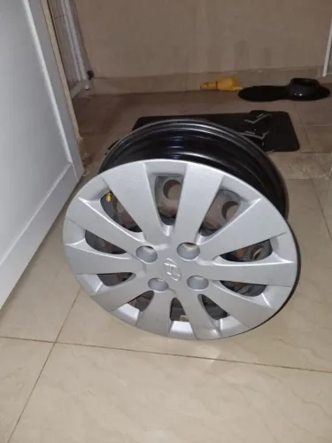 Kit 4 Rodas com Calotas