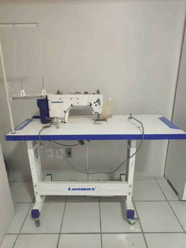 Máquina de costura de alta performance