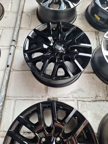 Rodas aro 15 Argo novas dá KR 2.100 