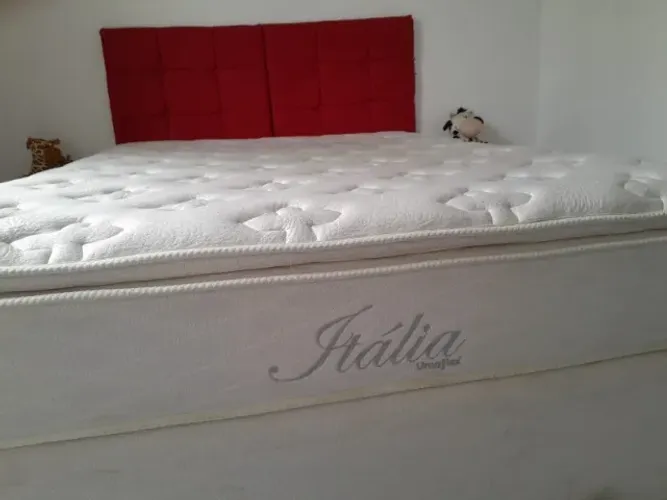 Cama de Casal Box Umaflex Itália em perfeito estado, SEMI NOVA. Motivo da venda Mudança!