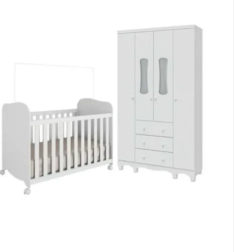 Berço e guarda roupa de bebê