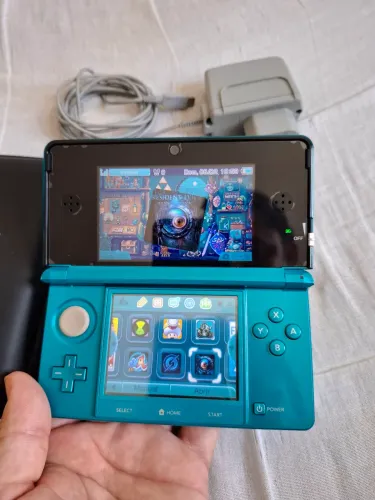 Nintendo 3DS Desbloqueado, carregador original canetinha capa cartão 32gb cheio de jogos  