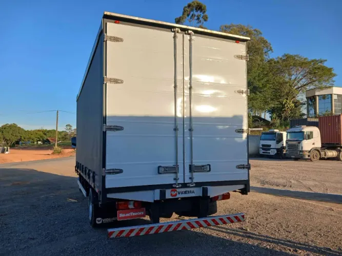 Mercedes Benz Accelo 1016 4X2  2022.