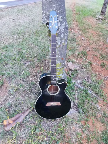 Violão Takamine japonês
